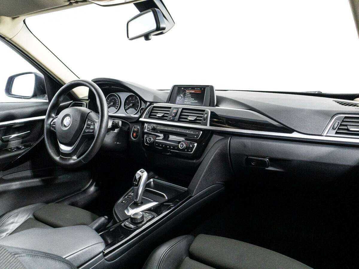 BMW 3 серии с пробегом — 2016 год. Фото: #8