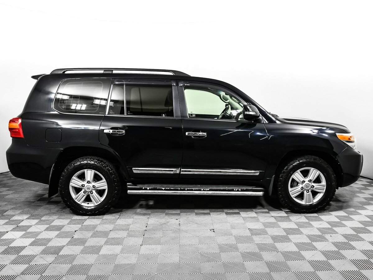 Toyota Land Cruiser с пробегом — 2012 год. Фото: #3