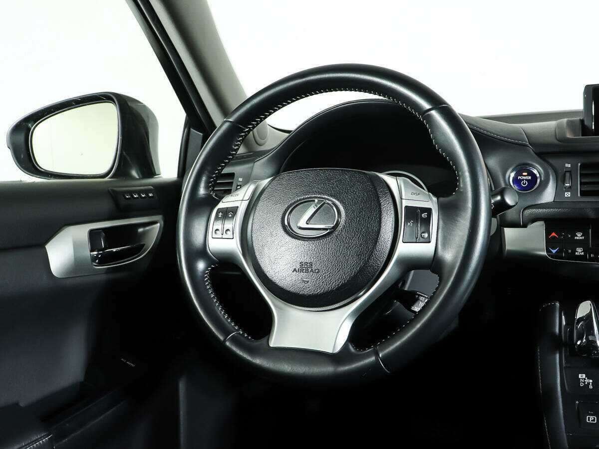 Lexus CT с пробегом — 2011 год. Фото: #14