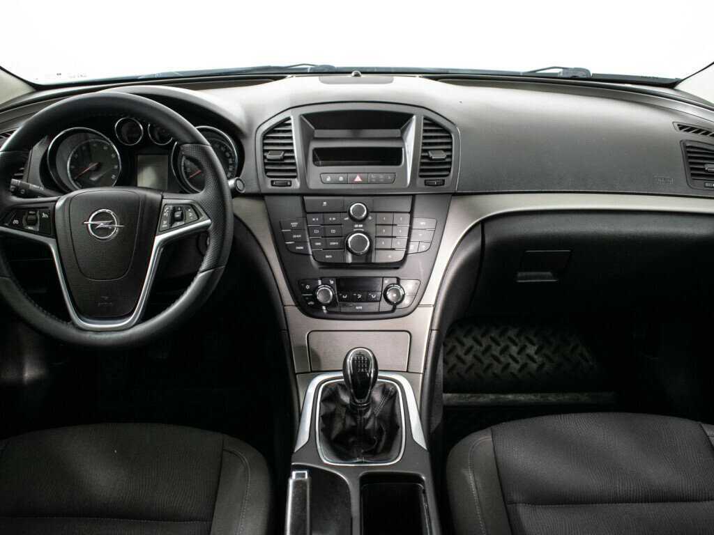 Opel Insignia с пробегом — 2011 год. Фото: #10