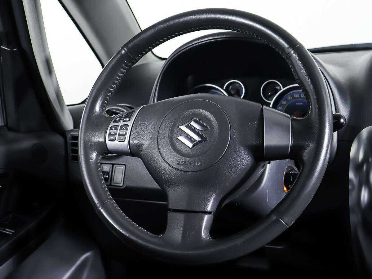 Suzuki SX4 с пробегом — 2010 год. Фото: #14