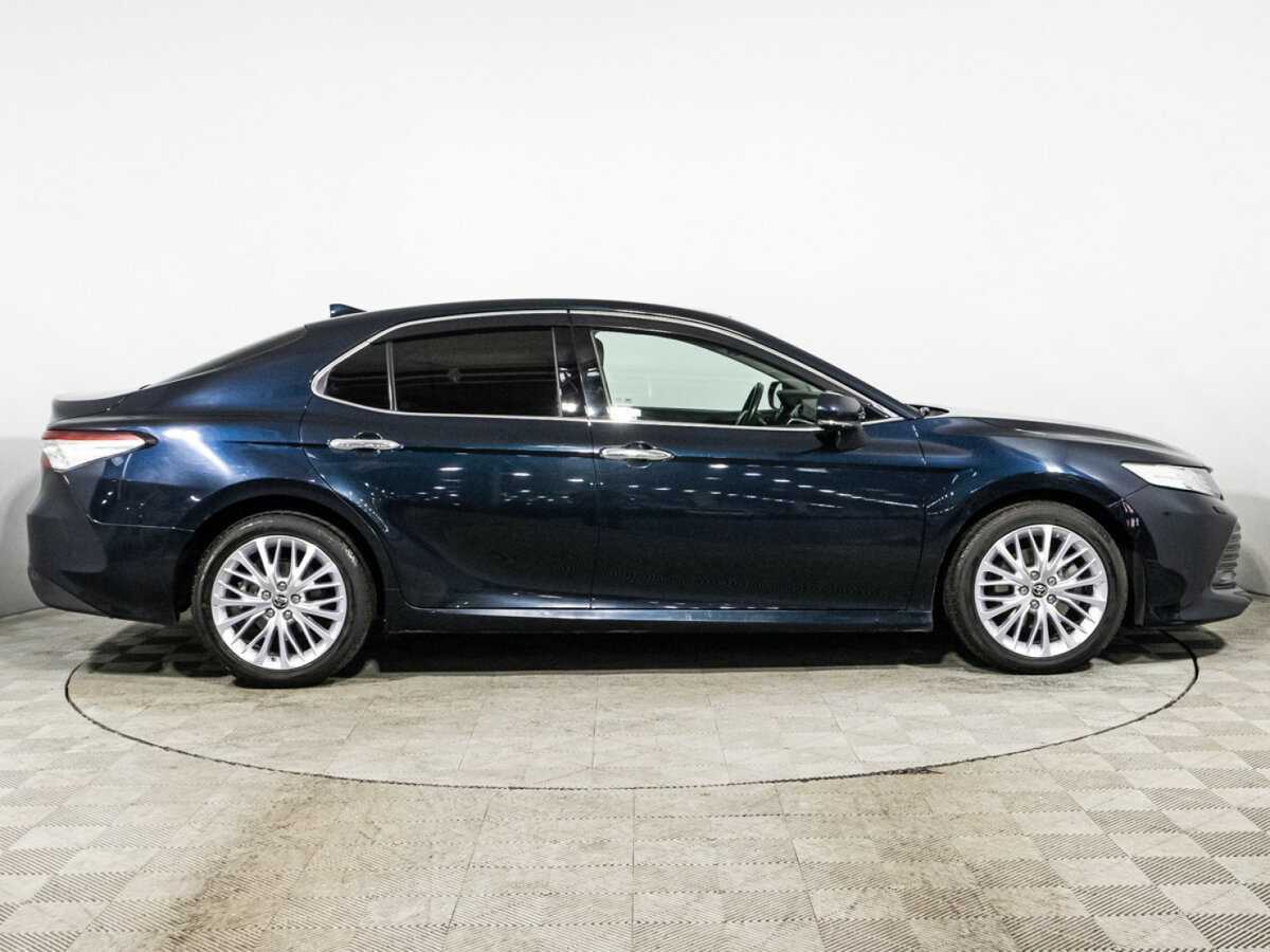 Toyota Camry с пробегом — 2018 год. Фото: #3