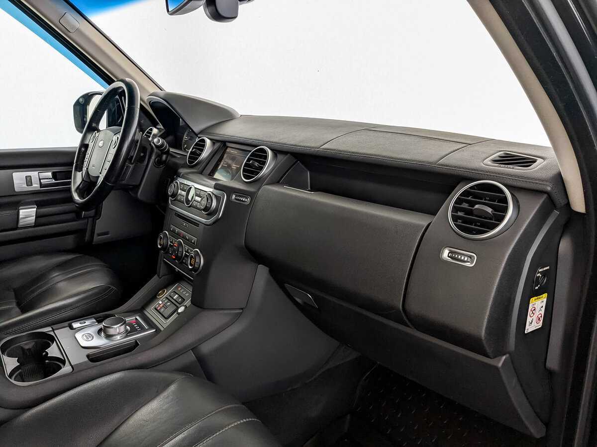 Land Rover Discovery с пробегом — 2015 год. Фото: #9