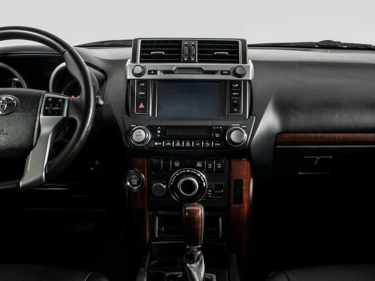 Toyota Land Cruiser Prado с пробегом — 2015 год. Фото: #10