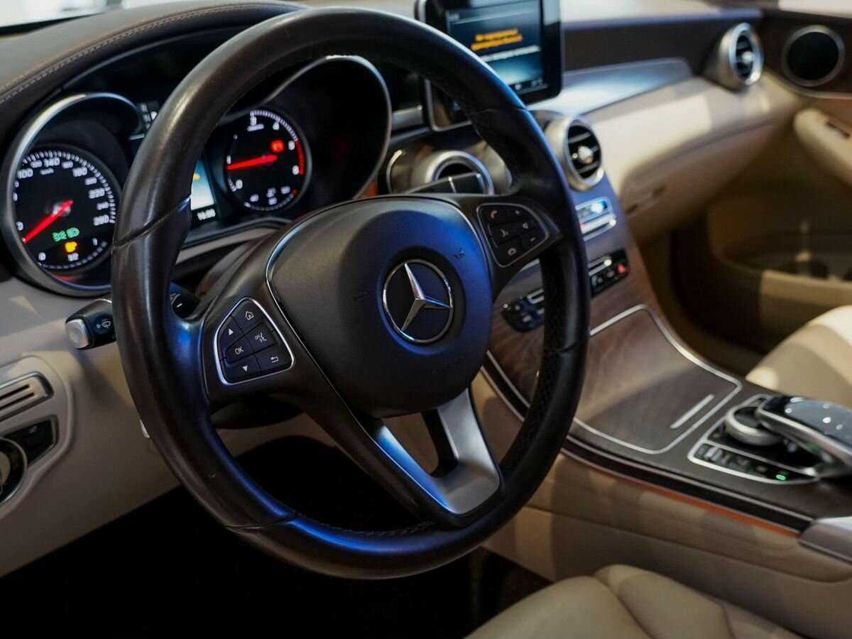 Mercedes-Benz GLC с пробегом — 2015 год. Фото: #15