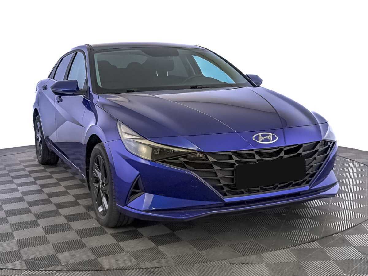 Hyundai Elantra с пробегом — 2021 год. Фото: #2