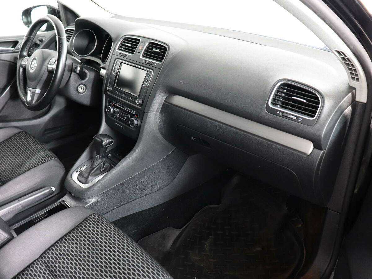Volkswagen Golf с пробегом — 2009 год. Фото: #5