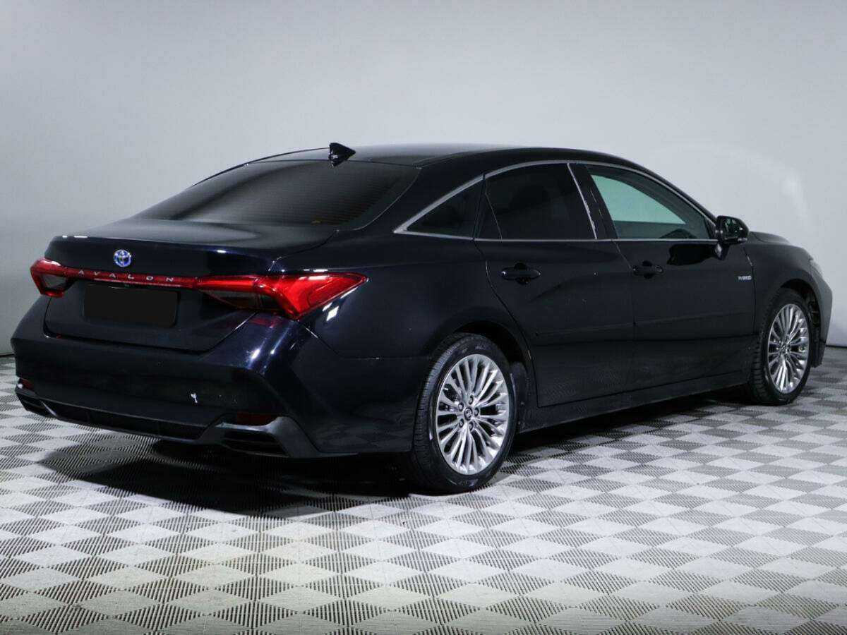 Toyota Avalon с пробегом — 2018 год. Фото: #4