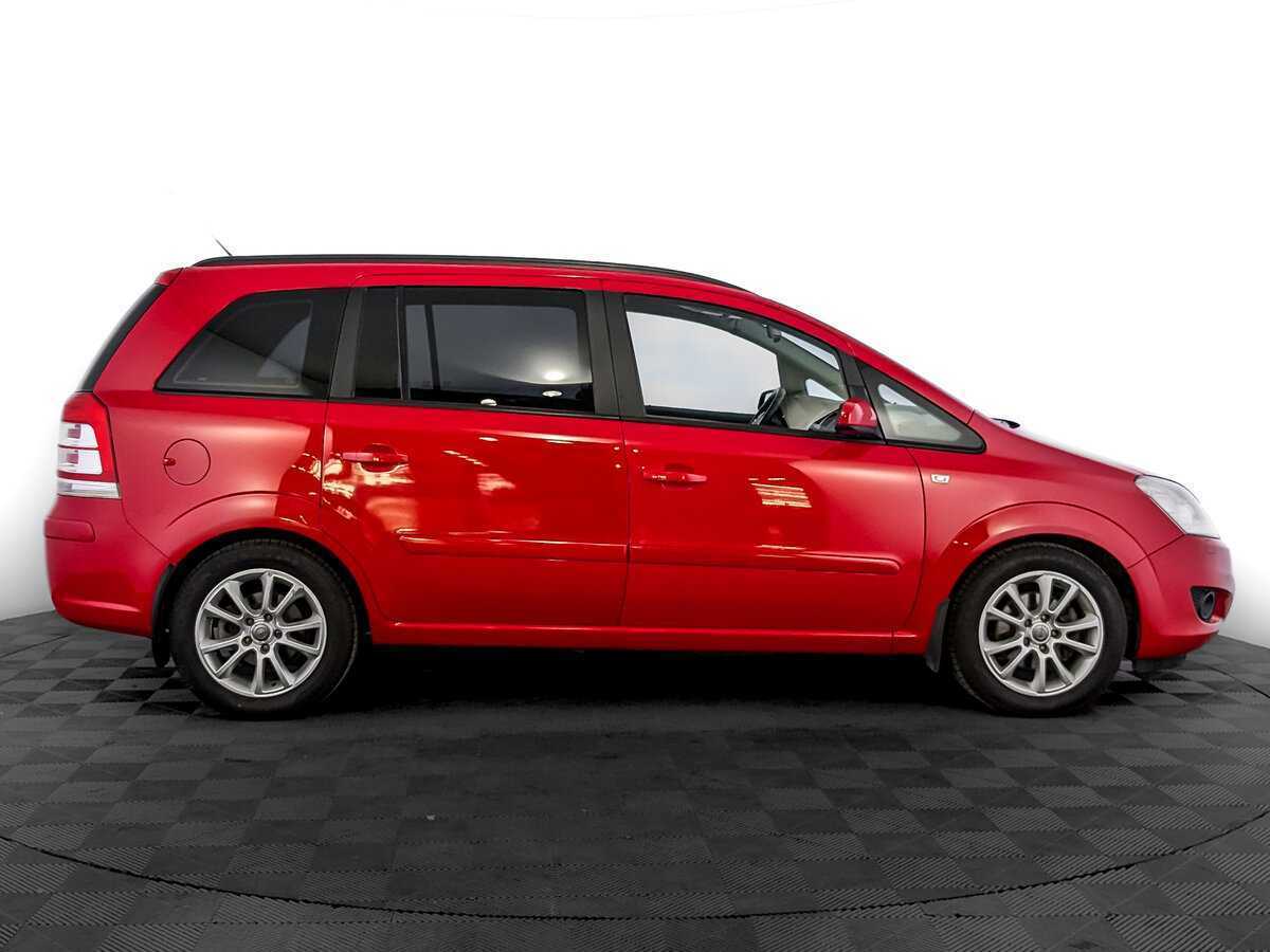Opel Zafira с пробегом — 2008 год. Фото: #3