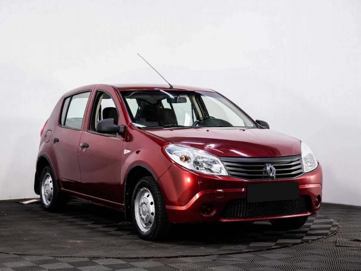 Renault Sandero с пробегом — 2011 год. Фото: #2