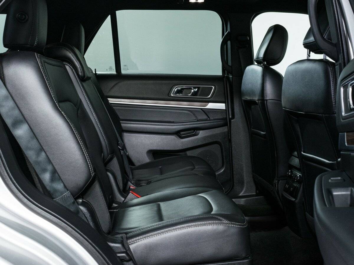 Ford Explorer с пробегом — 2018 год. Фото: #13
