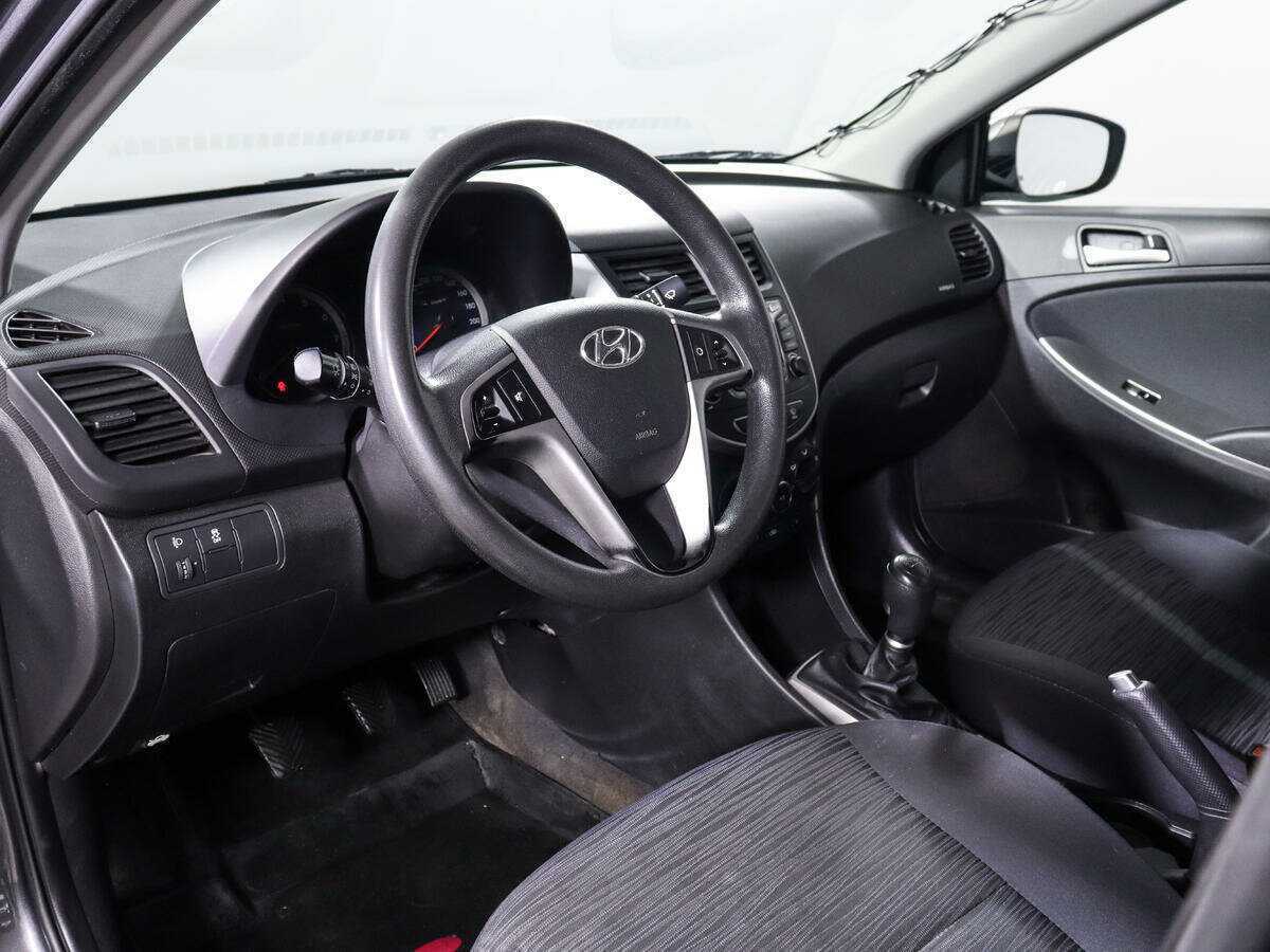 Hyundai Solaris с пробегом — 2016 год. Фото: #13