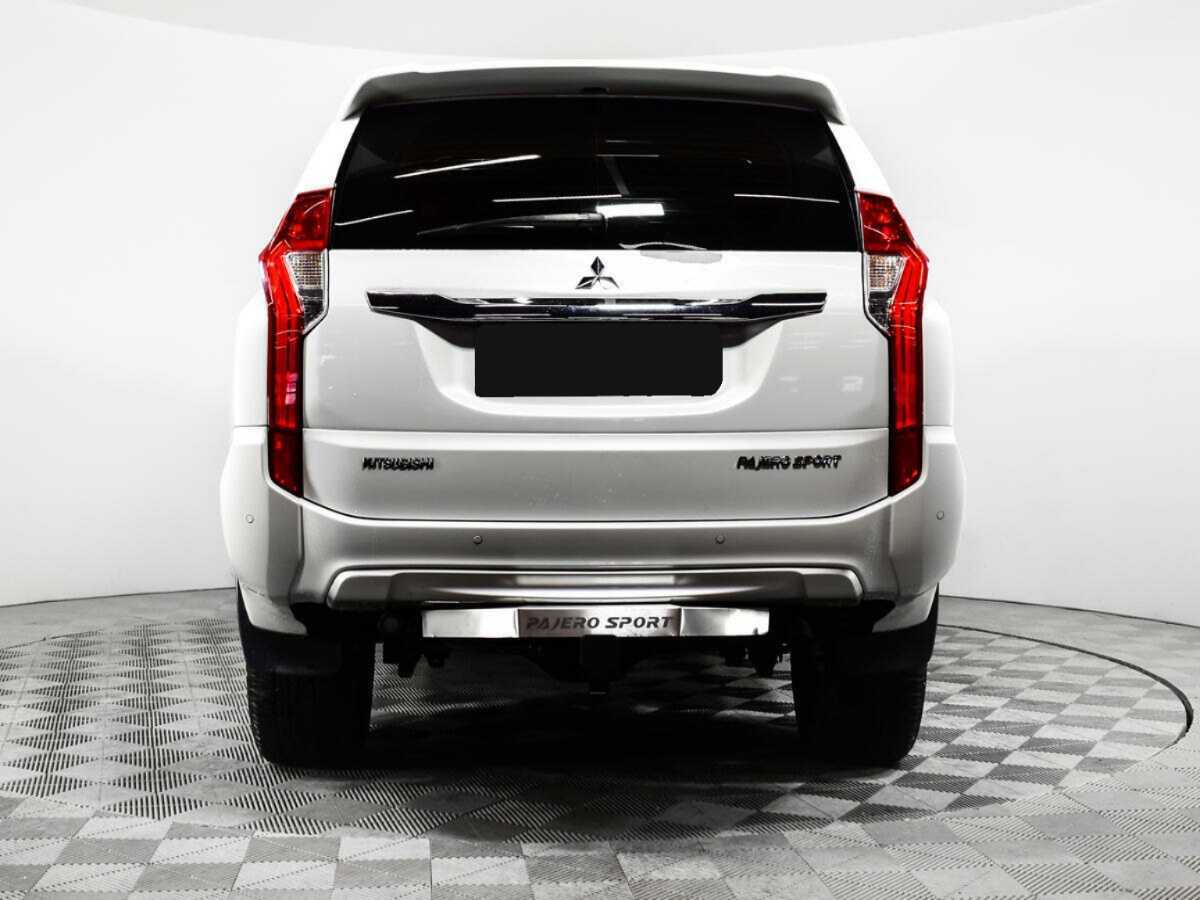 Mitsubishi Pajero Sport с пробегом — 2018 год. Фото: #3