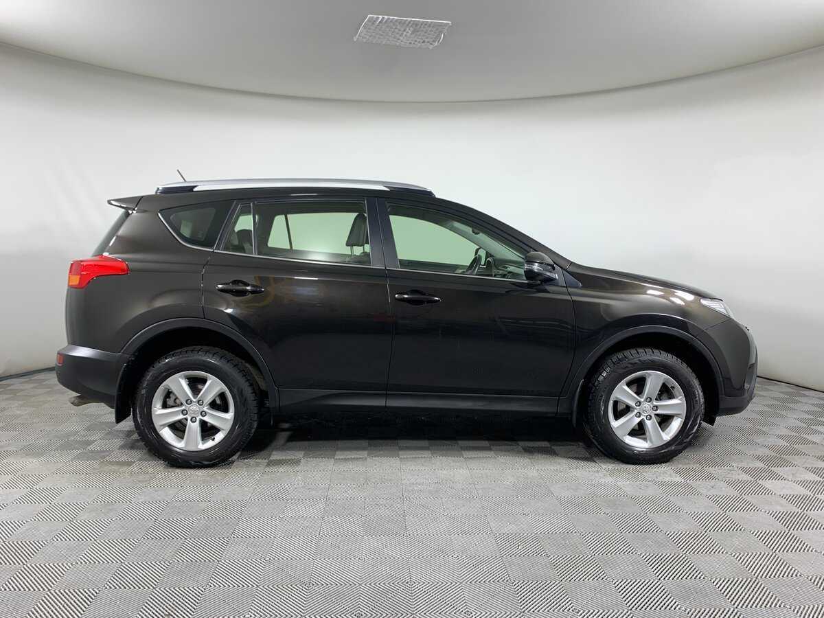 Toyota RAV4 с пробегом — 2014 год. Фото: #3