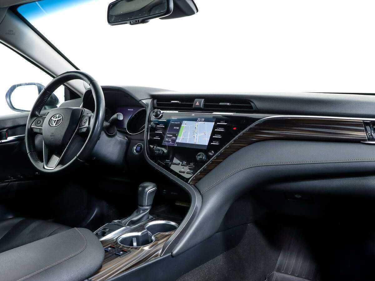 Toyota Camry с пробегом — 2019 год. Фото: #6
