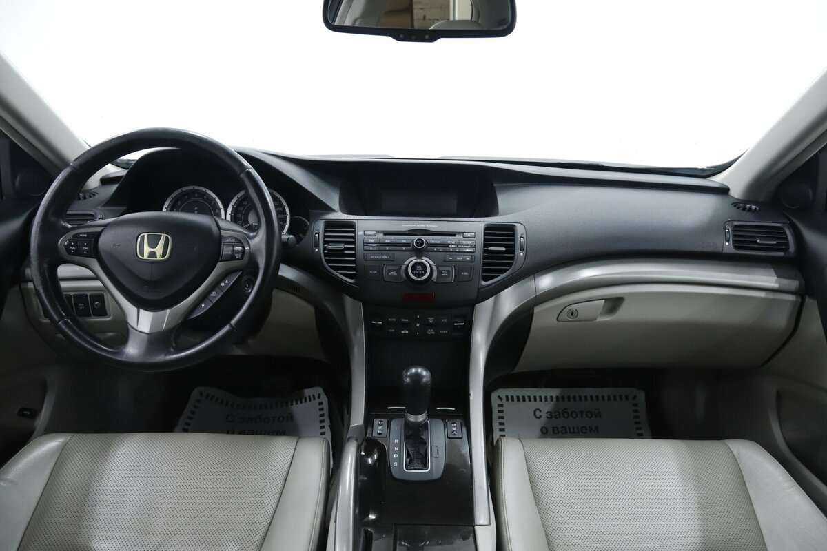 Honda Accord с пробегом — 2011 год. Фото: #11