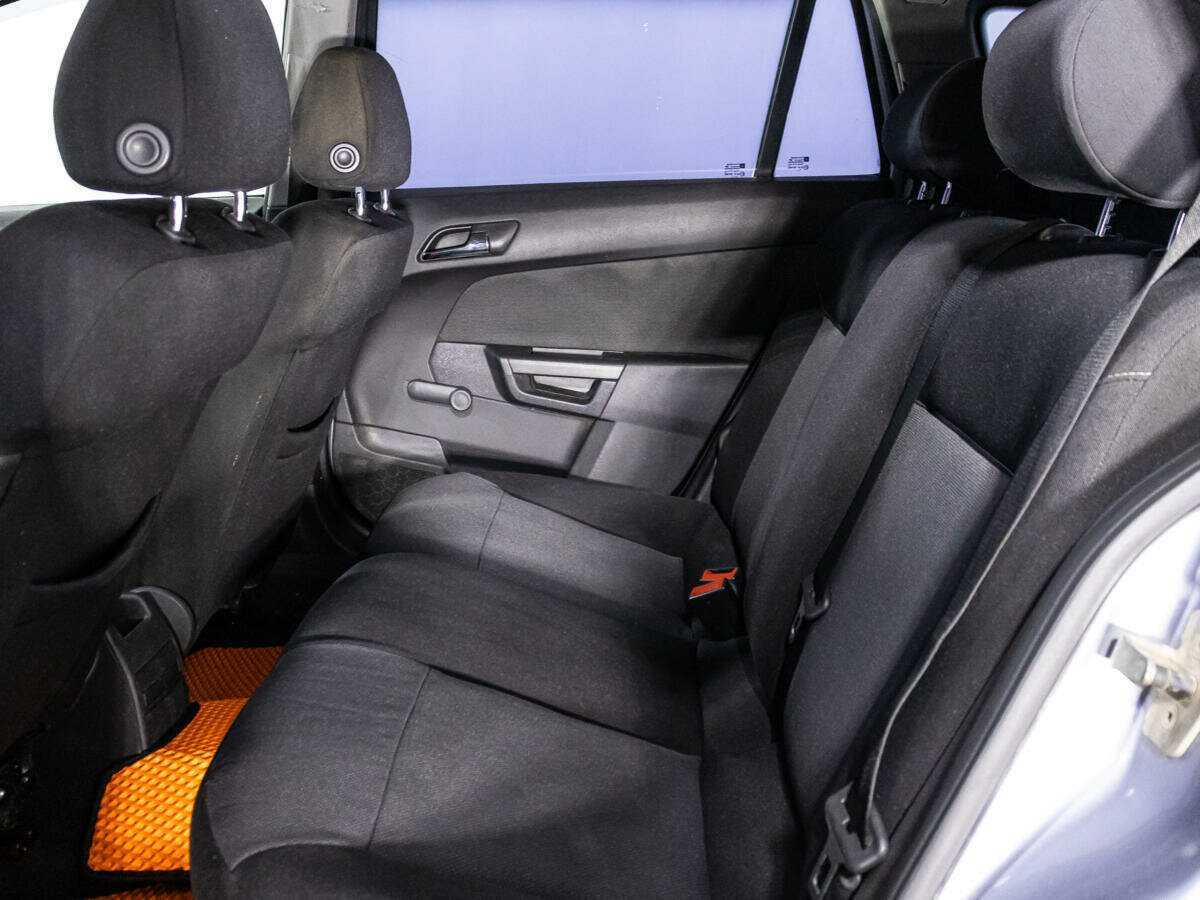Opel Astra с пробегом — 2005 год. Фото: #9