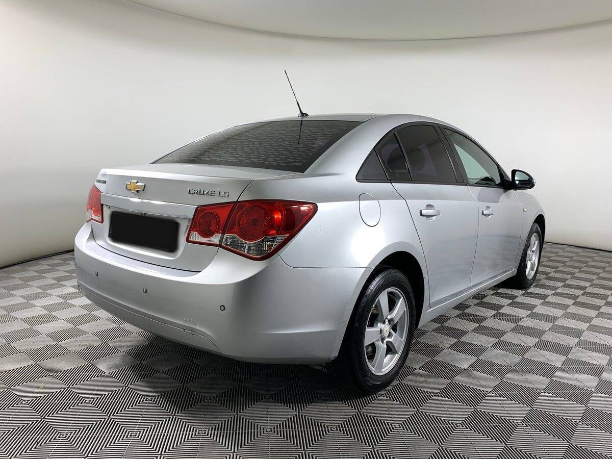 Chevrolet Cruze с пробегом — 2011 год. Фото: #4