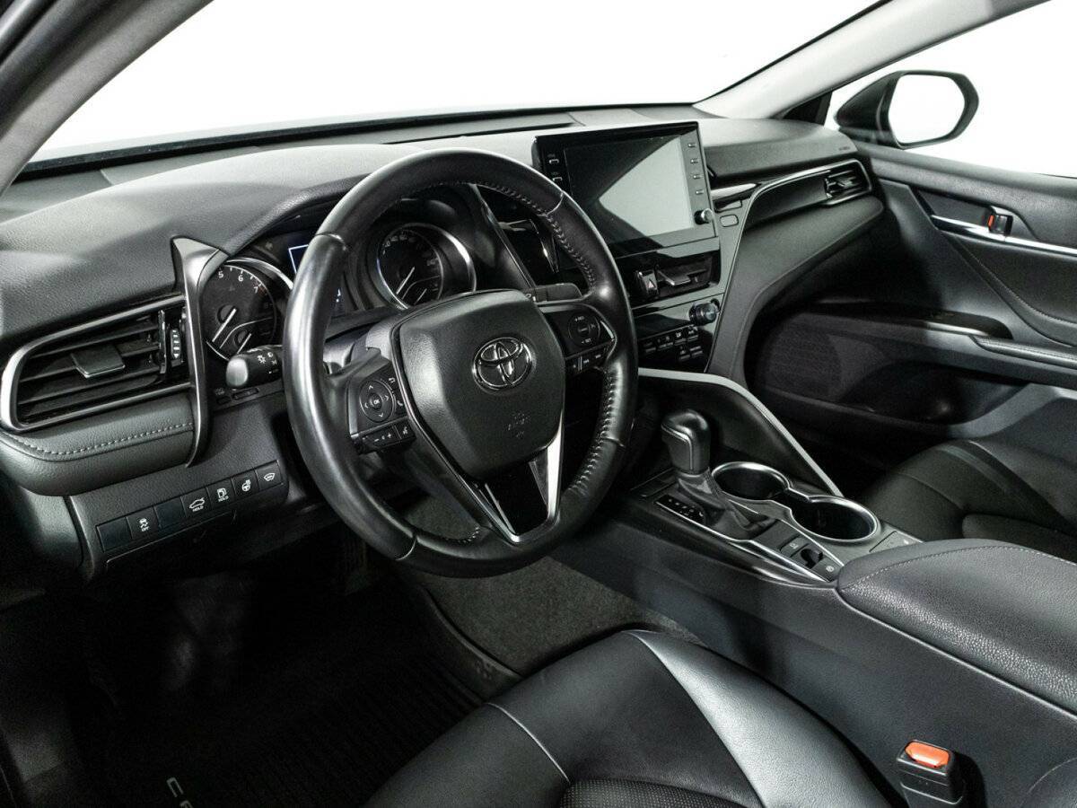 Toyota Camry с пробегом — 2021 год. Фото: #10
