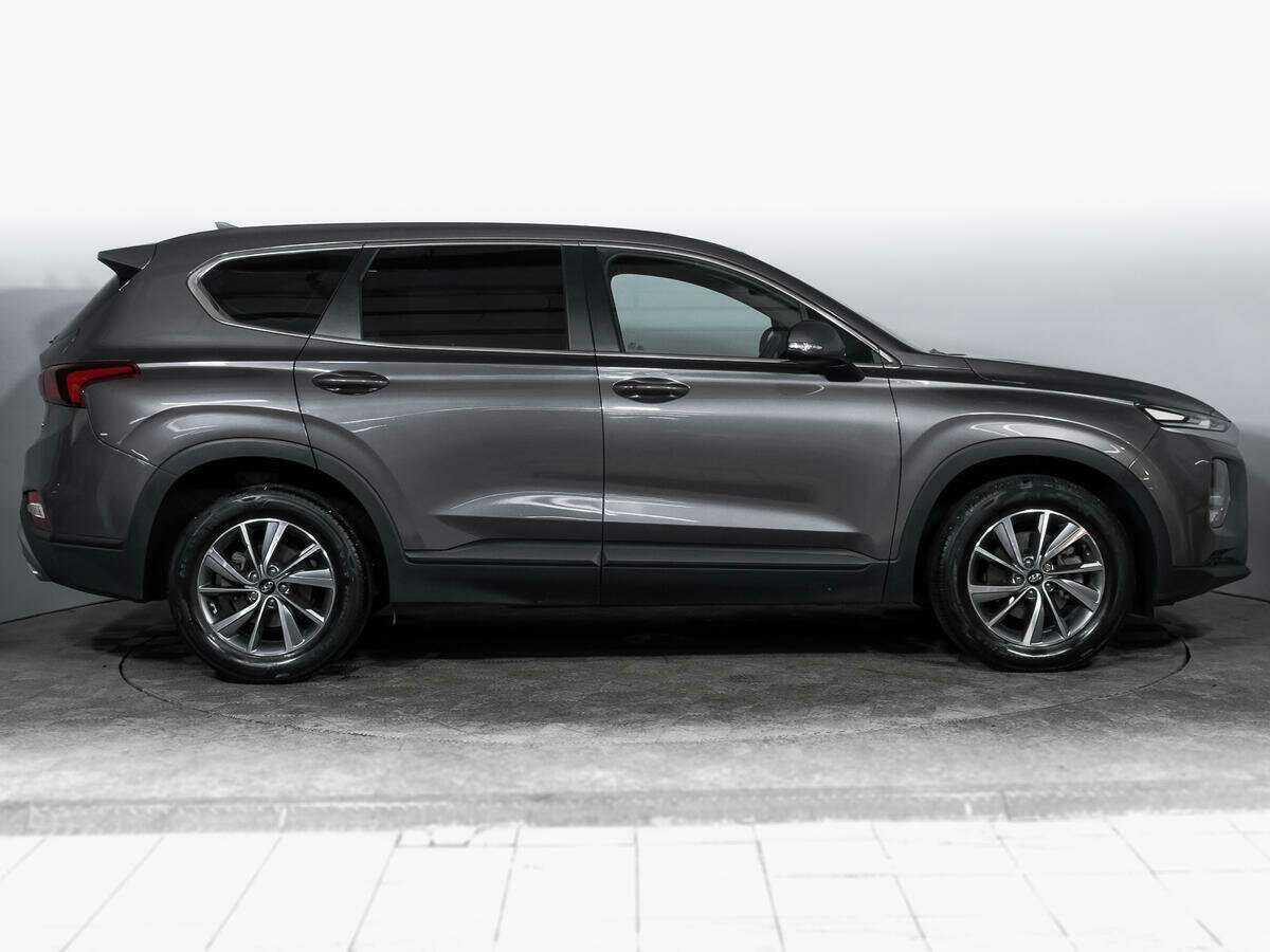 Hyundai Santa Fe с пробегом — 2018 год. Фото: #3