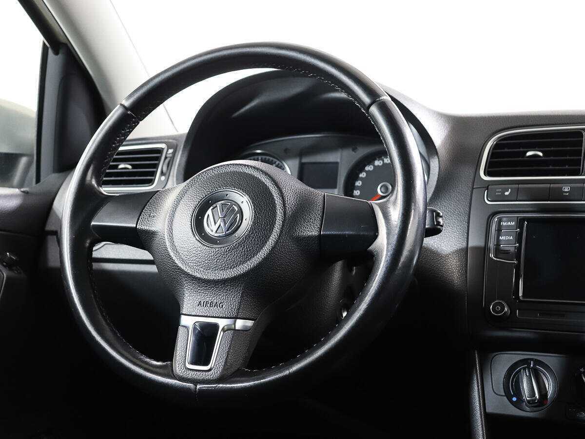 Volkswagen Polo с пробегом — 2011 год. Фото: #13
