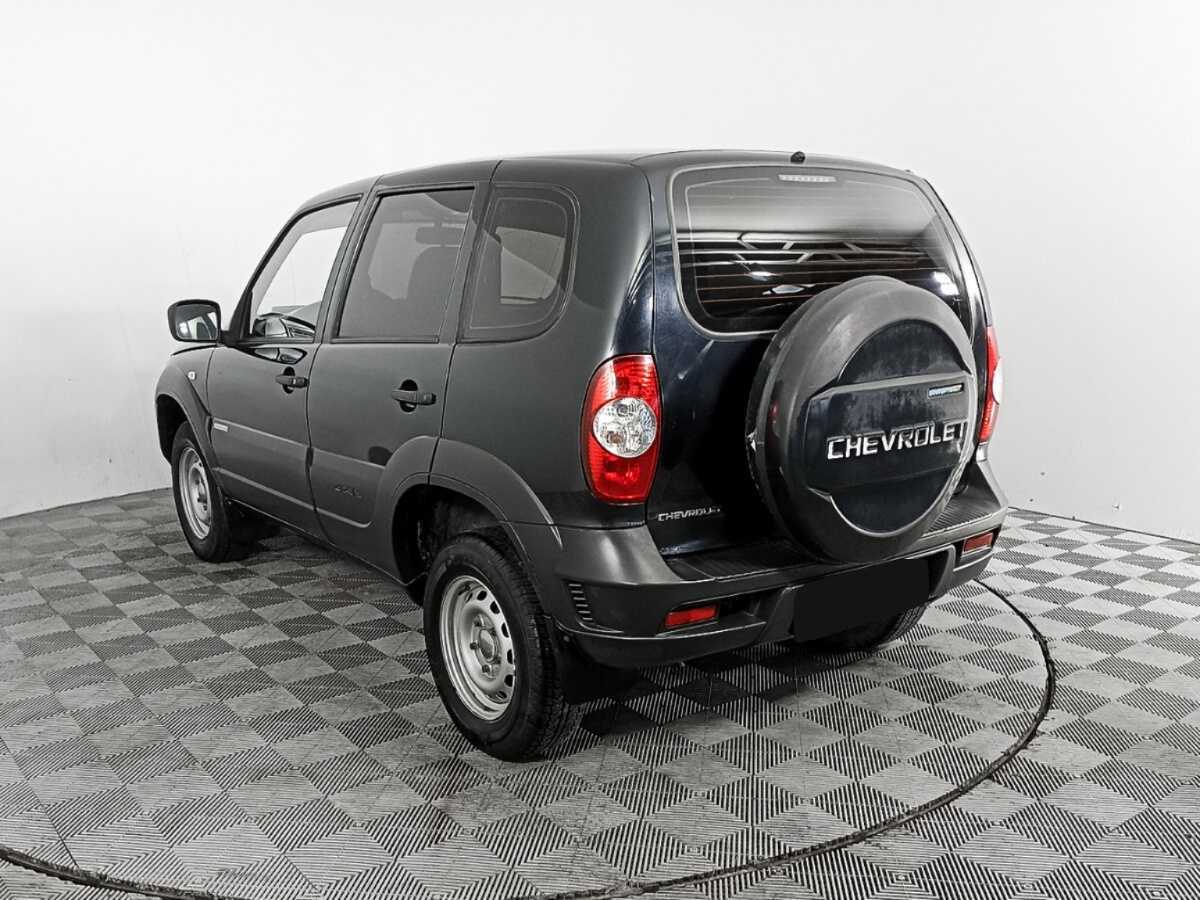 Chevrolet Niva с пробегом — 2013 год. Фото: #6