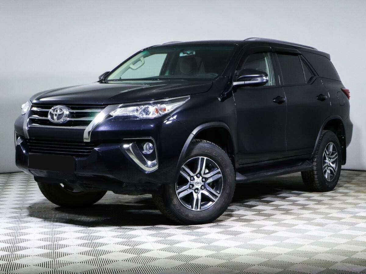 Toyota Fortuner с пробегом — 2018 год. Посмотреть фото