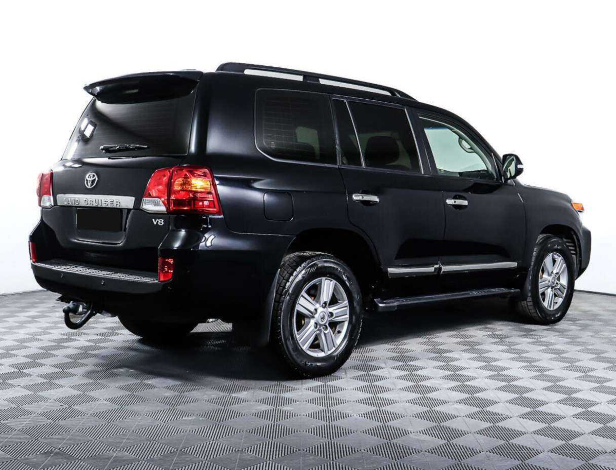 Toyota Land Cruiser с пробегом — 2012 год. Фото: #3
