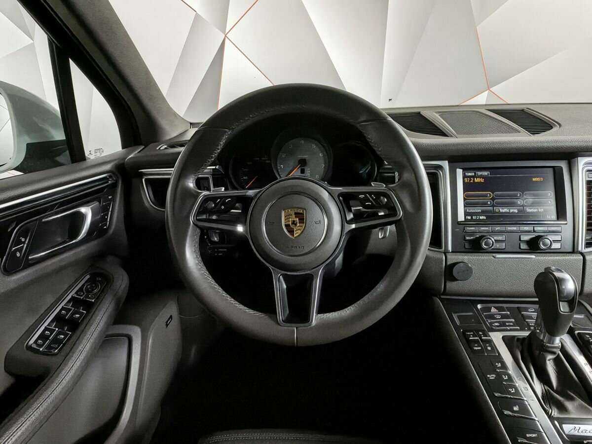 Porsche Macan с пробегом — 2015 год. Фото: #11
