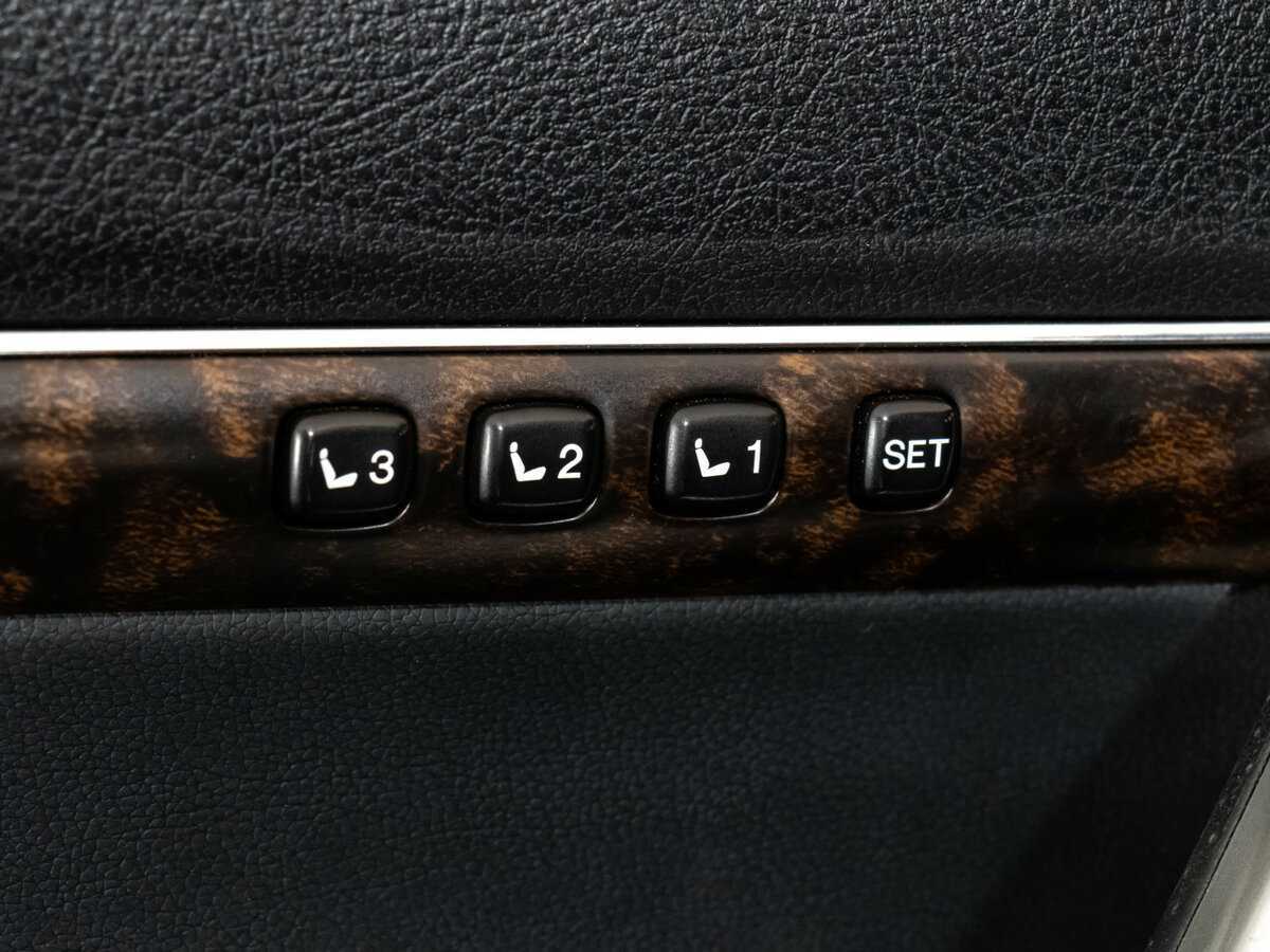 Toyota Land Cruiser с пробегом — 2013 год. Фото: #28