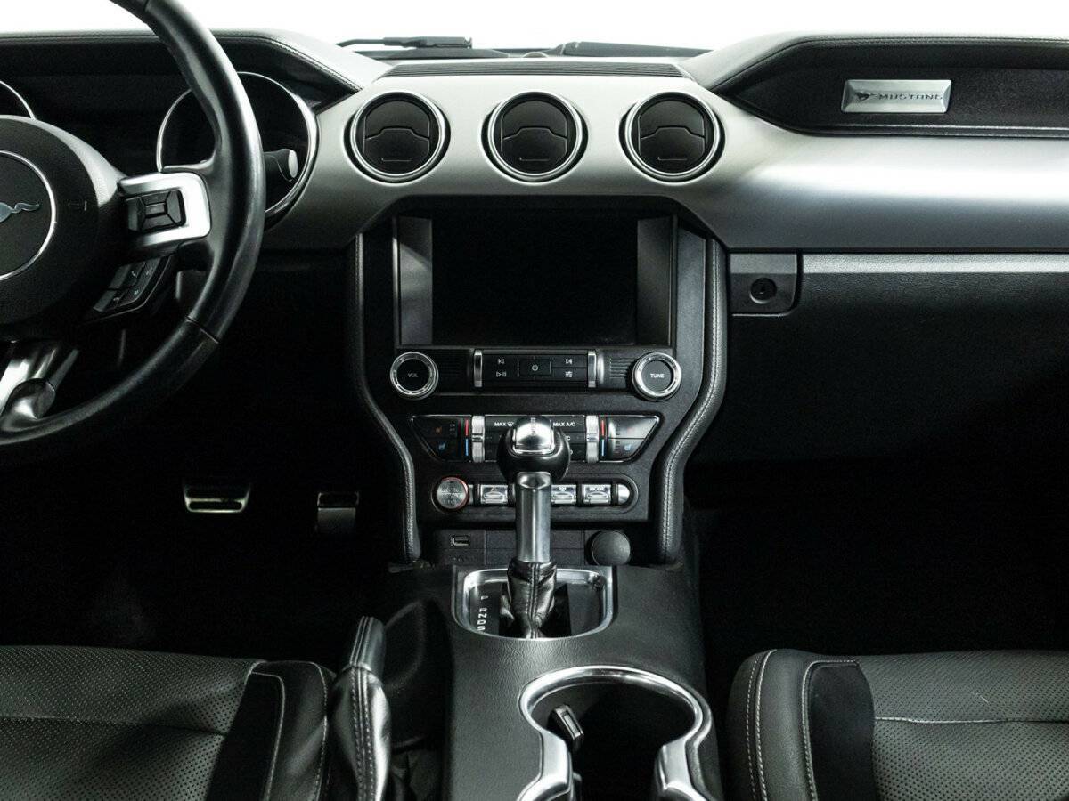 Ford Mustang с пробегом — 2018 год. Фото: #13