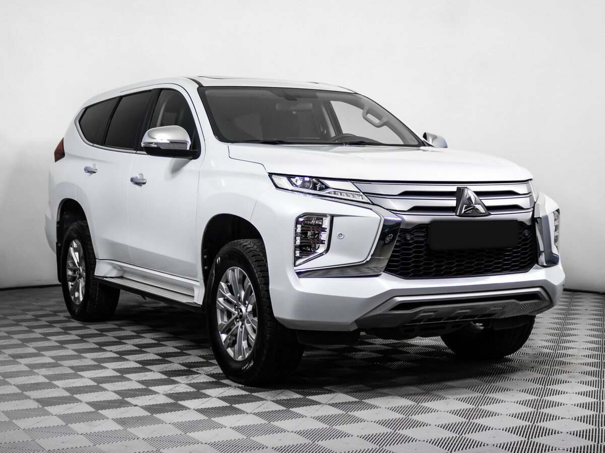 Mitsubishi Pajero Sport с пробегом — 2020 год. Фото: #2