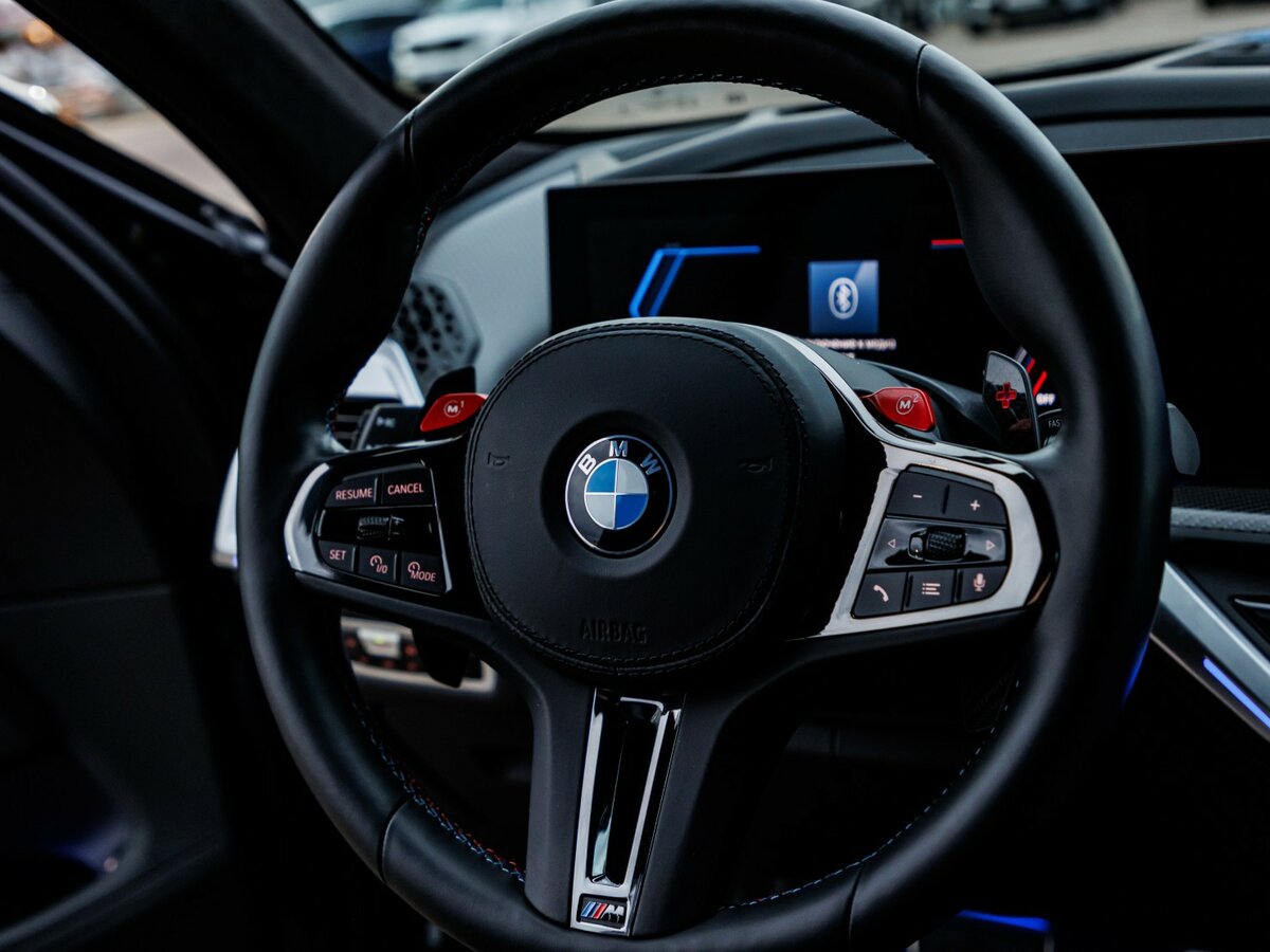 BMW XM с пробегом — 2023 год. Фото: #24