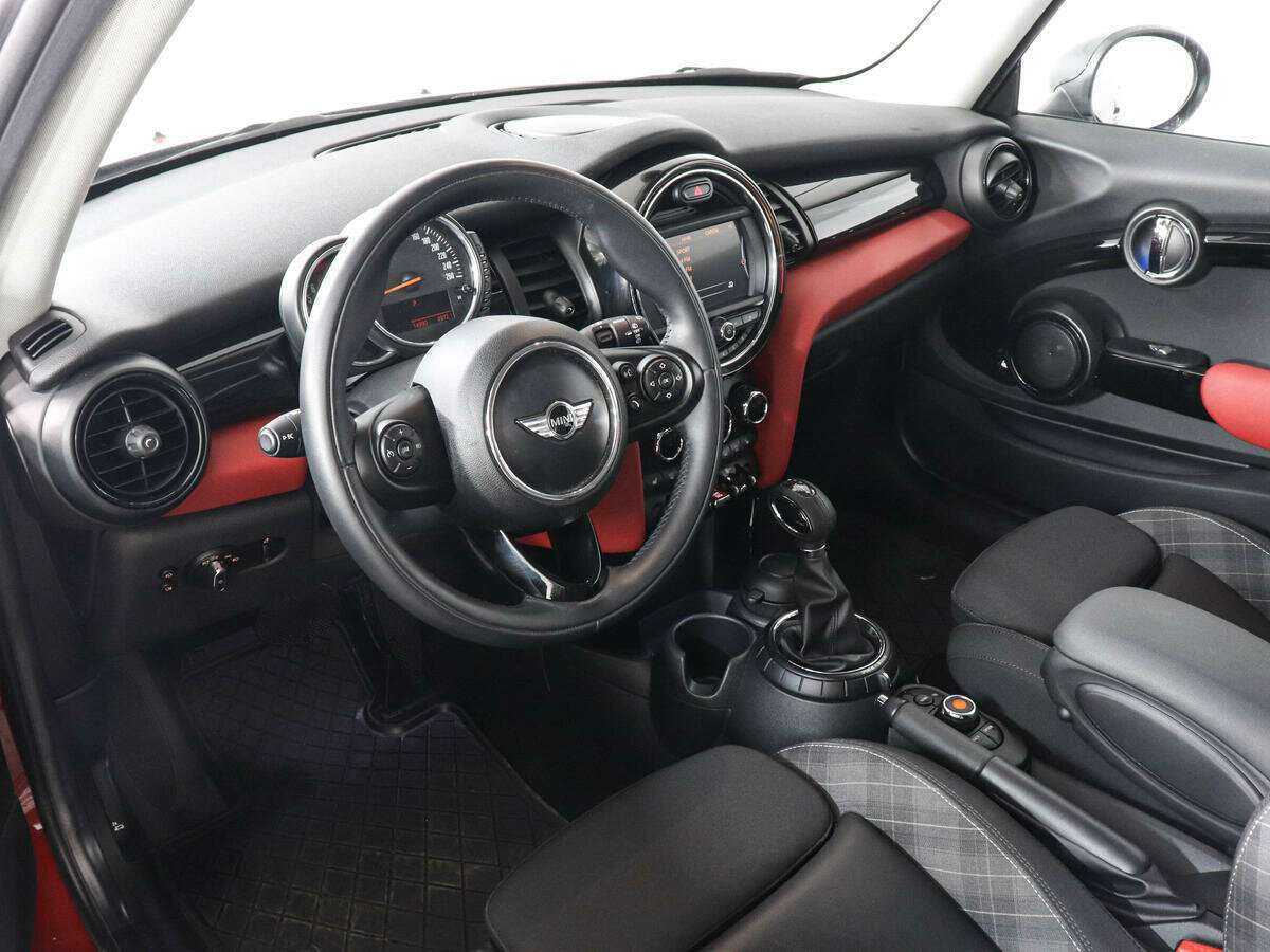 Mini Hatch с пробегом — 2015 год. Фото: #8