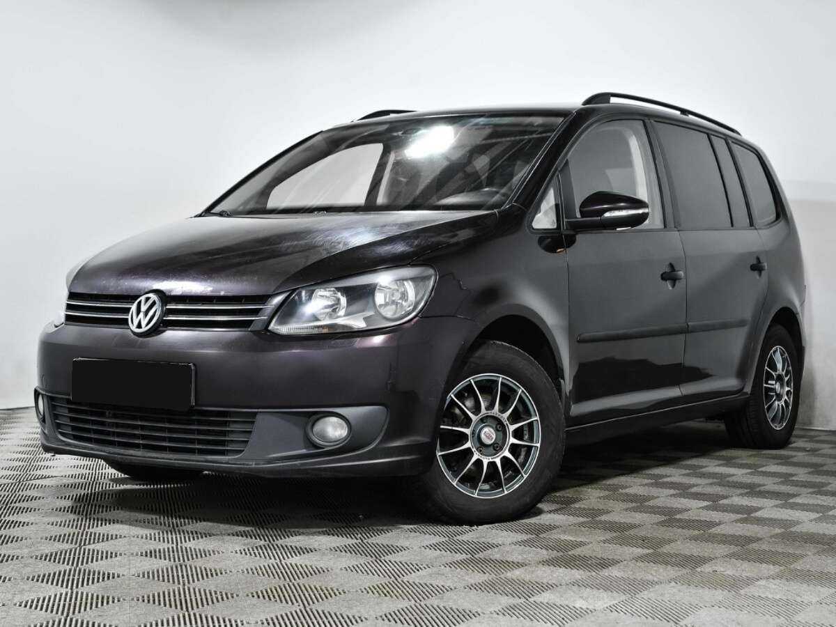 Volkswagen Touran с пробегом — 2013 год. Фото: #0