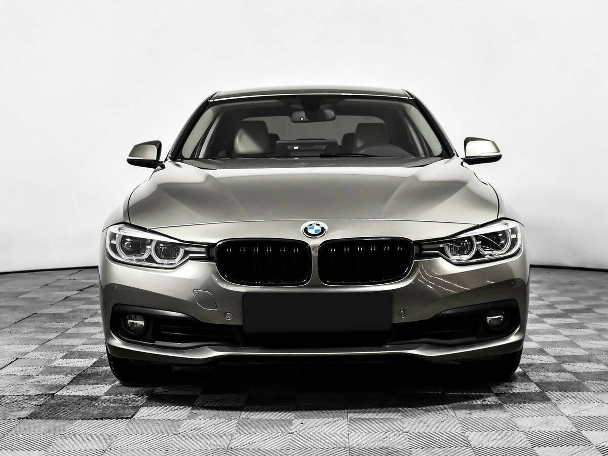 BMW 3 серии с пробегом — 2015 год. Фото: #1