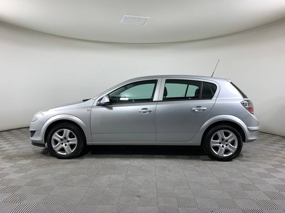 Opel Astra с пробегом — 2010 год. Фото: #7