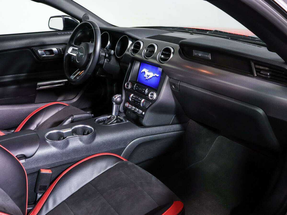 Ford Mustang с пробегом — 2021 год. Фото: #8
