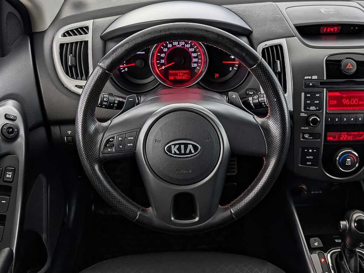 Kia Cerato с пробегом — 2011 год. Фото: #20
