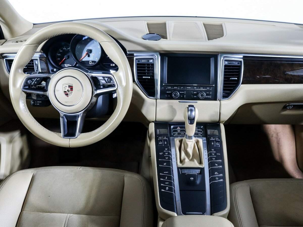 Porsche Macan с пробегом — 2015 год. Фото: #8