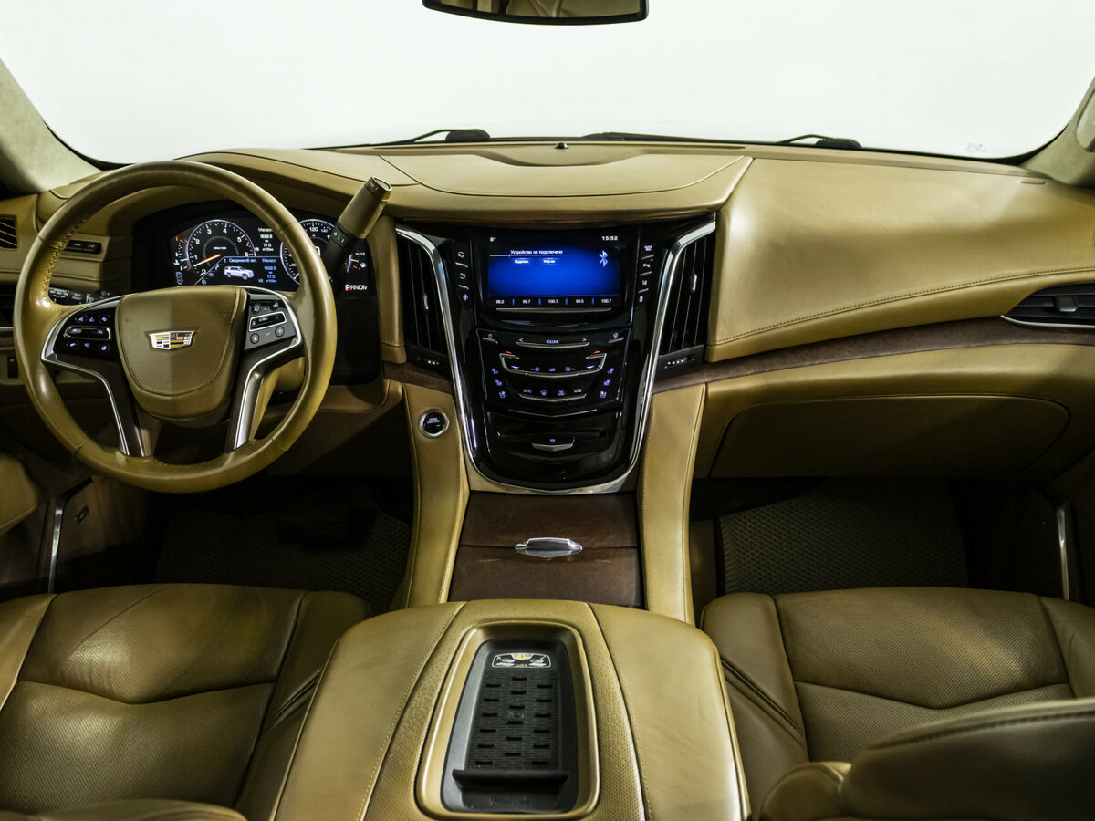 Cadillac Escalade с пробегом — 2015 год. Фото: #11