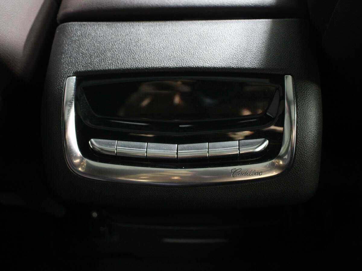 Cadillac XT6 с пробегом — 2021 год. Фото: #13