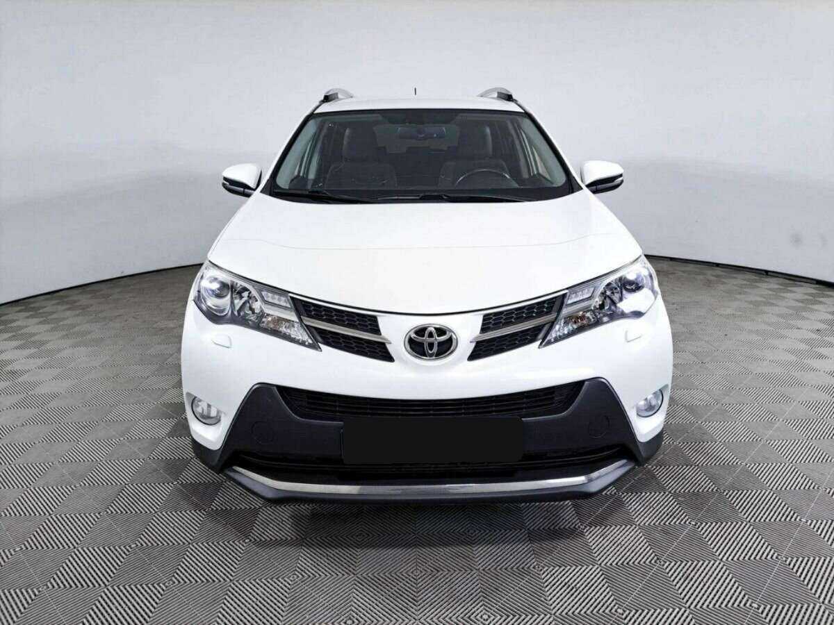 Toyota RAV4 с пробегом — 2014 год. Фото: #1