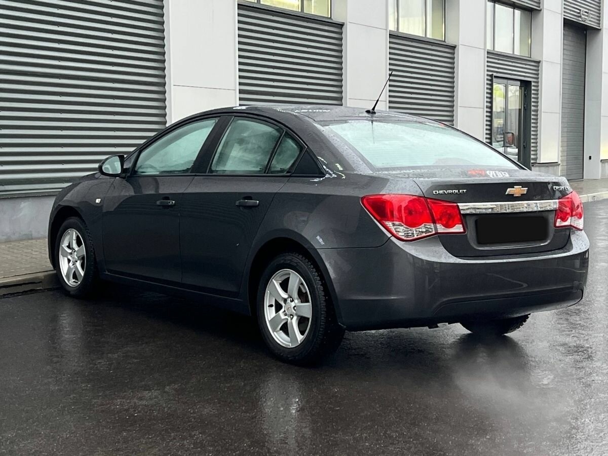 Chevrolet Cruze с пробегом — 2011 год. Фото: #3