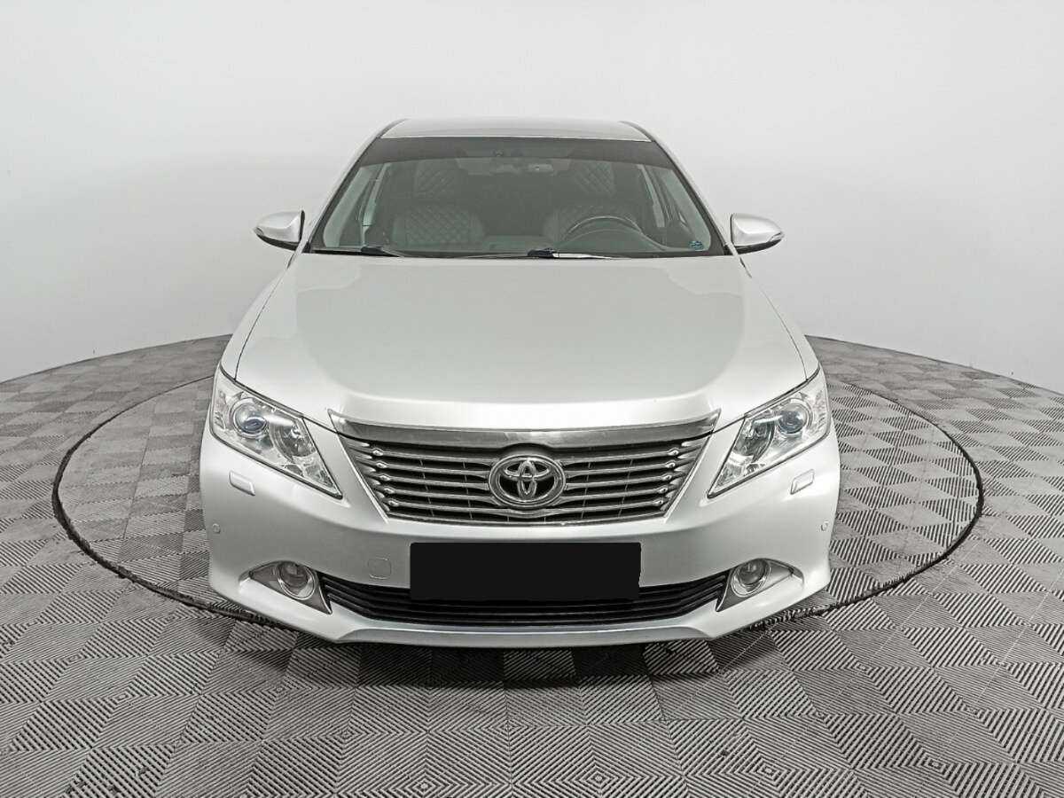 Toyota Camry с пробегом — 2014 год. Фото: #1