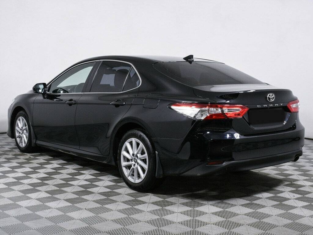 Toyota Camry с пробегом — 2021 год. Фото: #6