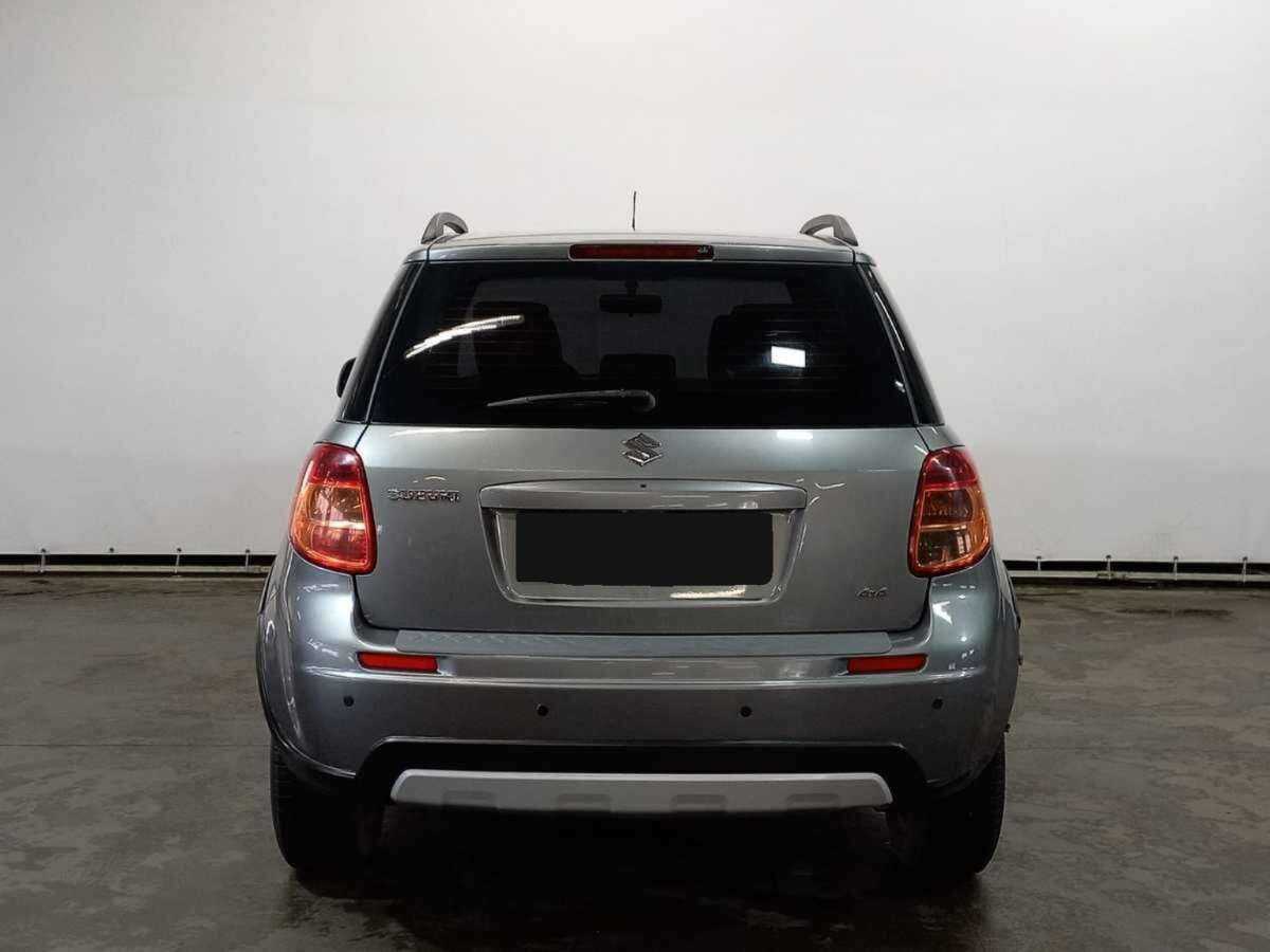 Suzuki SX4 с пробегом — 2010 год. Фото: #3
