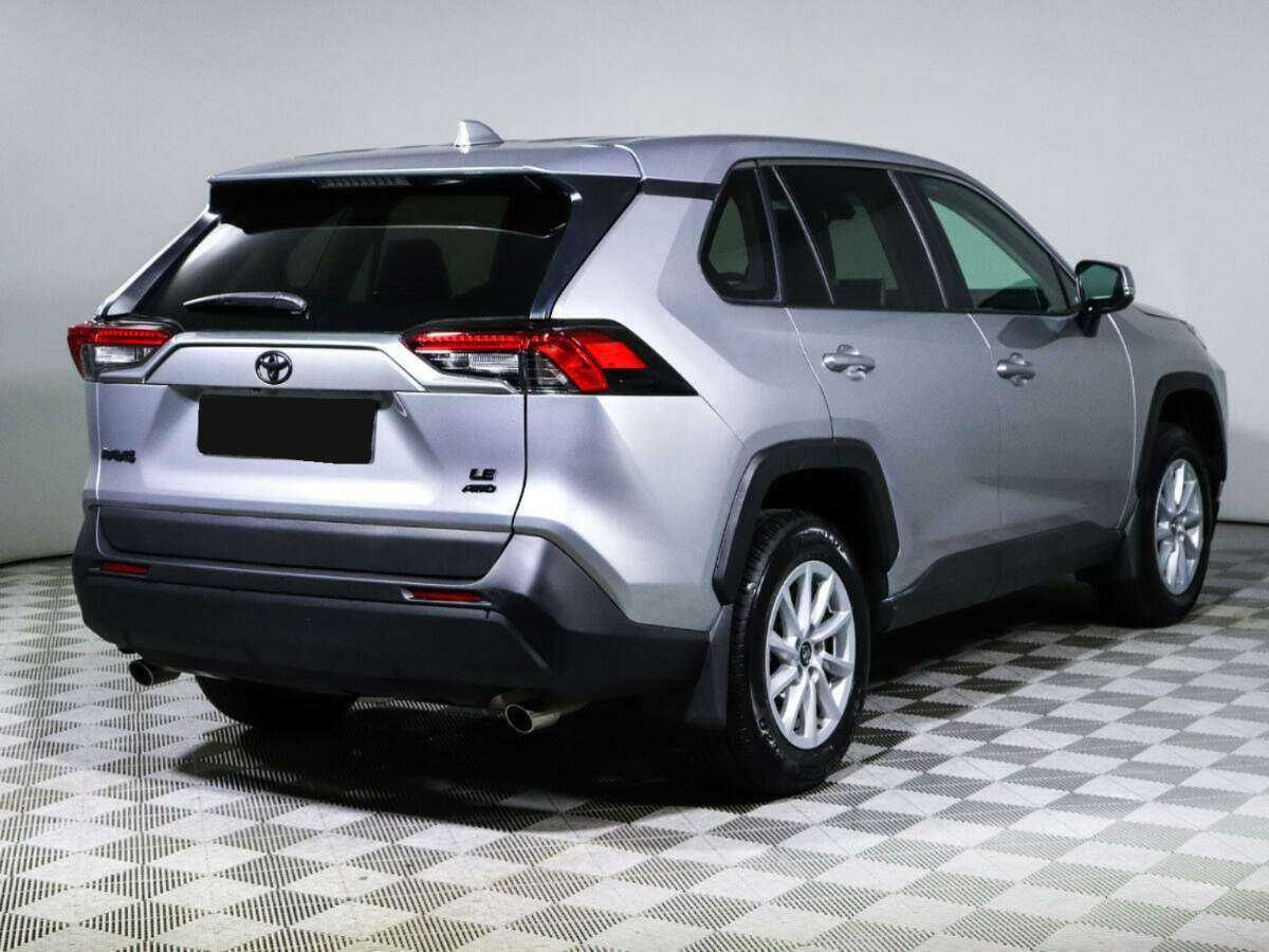 Toyota RAV4 с пробегом — 2022 год. Фото: #3