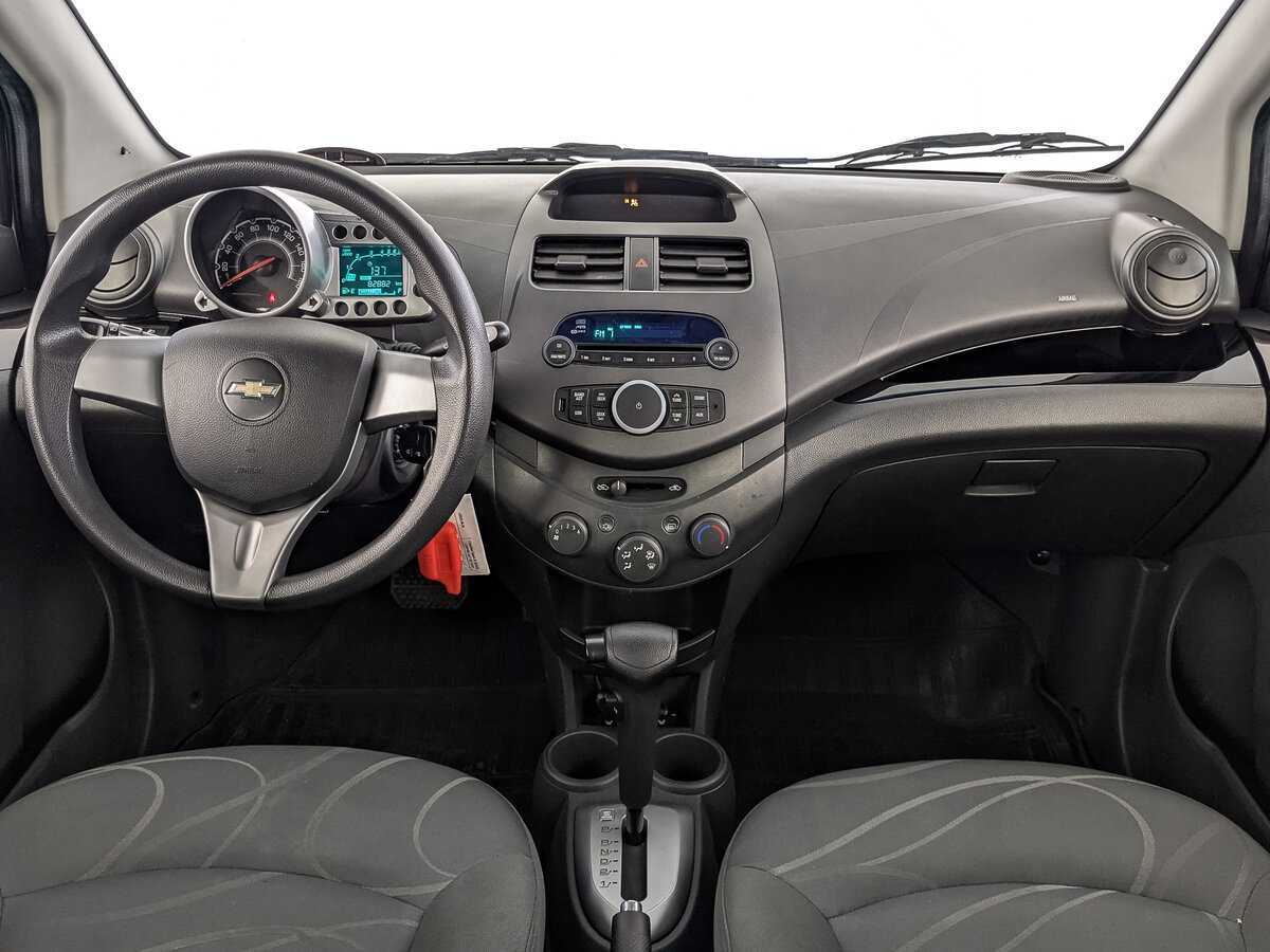 Chevrolet Spark с пробегом — 2011 год. Фото: #13