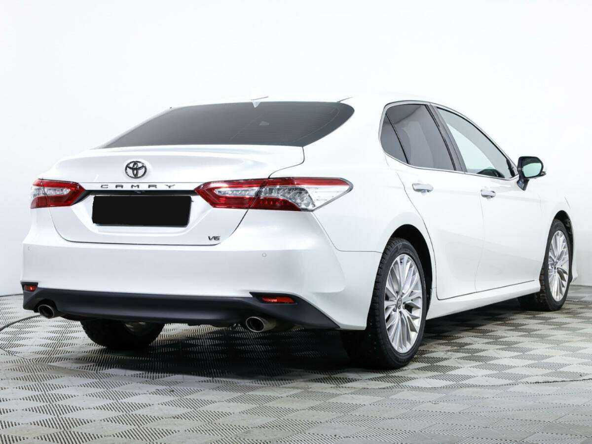 Toyota Camry с пробегом — 2019 год. Фото: #4